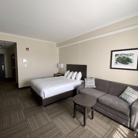 Crossroads Inn & Suites Paradise Экстерьер фото