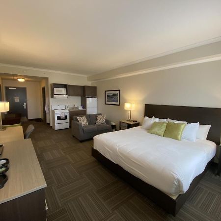 Crossroads Inn & Suites Paradise Экстерьер фото