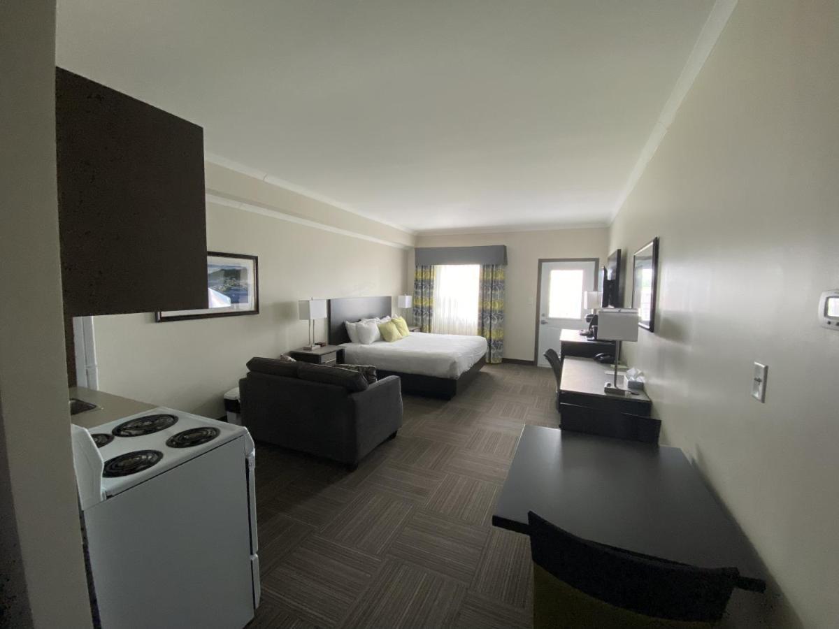 Crossroads Inn & Suites Paradise Экстерьер фото