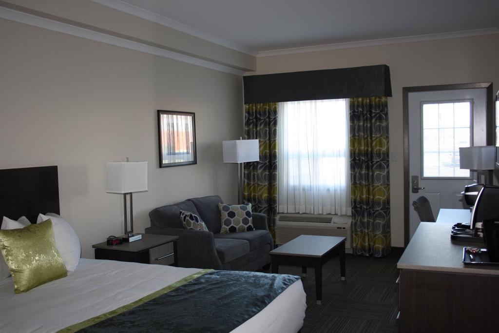 Crossroads Inn & Suites Paradise Экстерьер фото