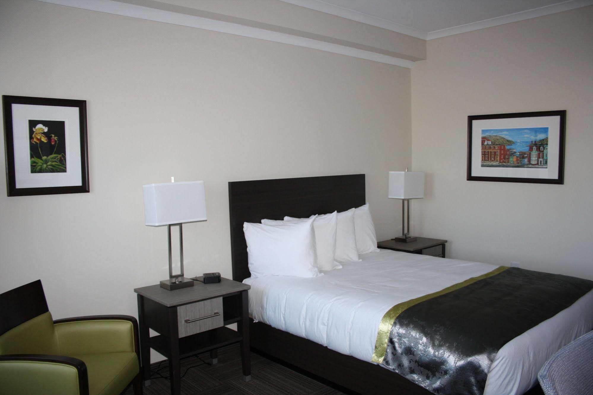 Crossroads Inn & Suites Paradise Экстерьер фото