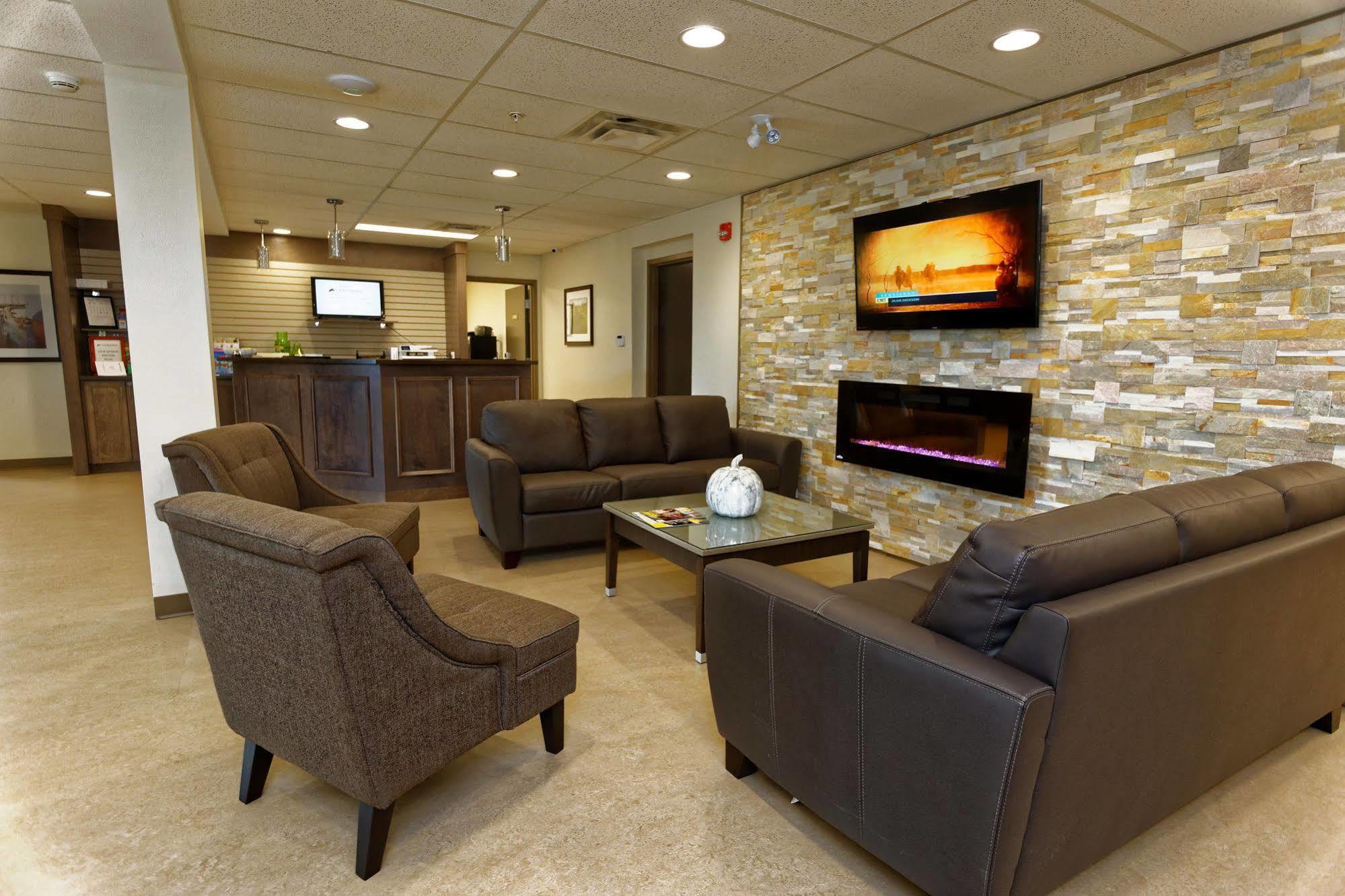 Crossroads Inn & Suites Paradise Экстерьер фото
