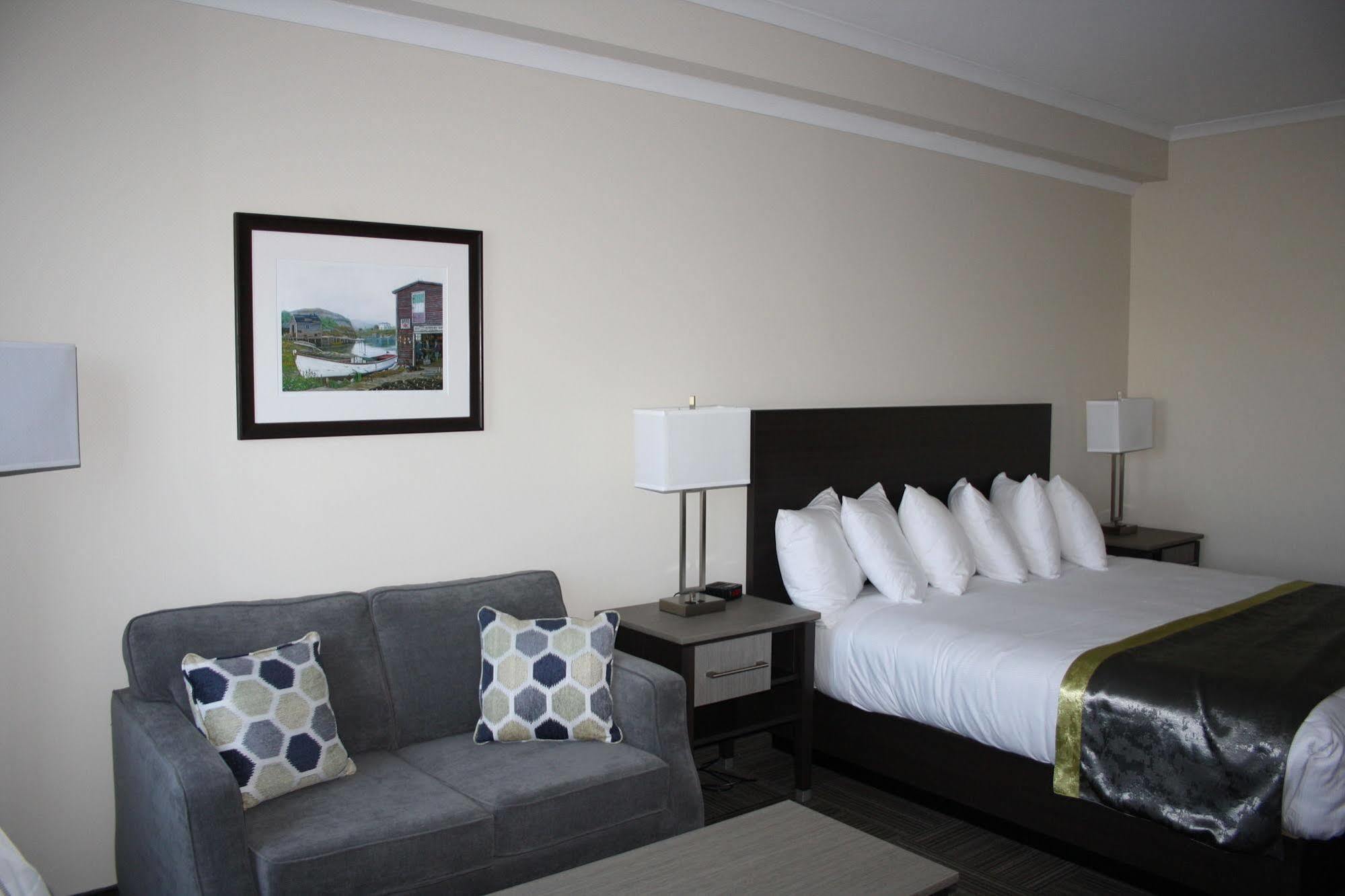 Crossroads Inn & Suites Paradise Экстерьер фото